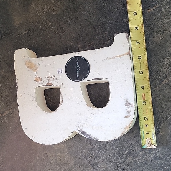 Letter 'B' Decoration - Picture 5 of 6